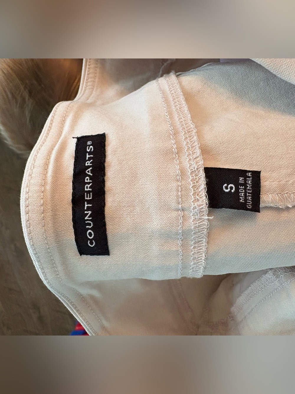 Cream capris with button pockets - Picture 3 of 5